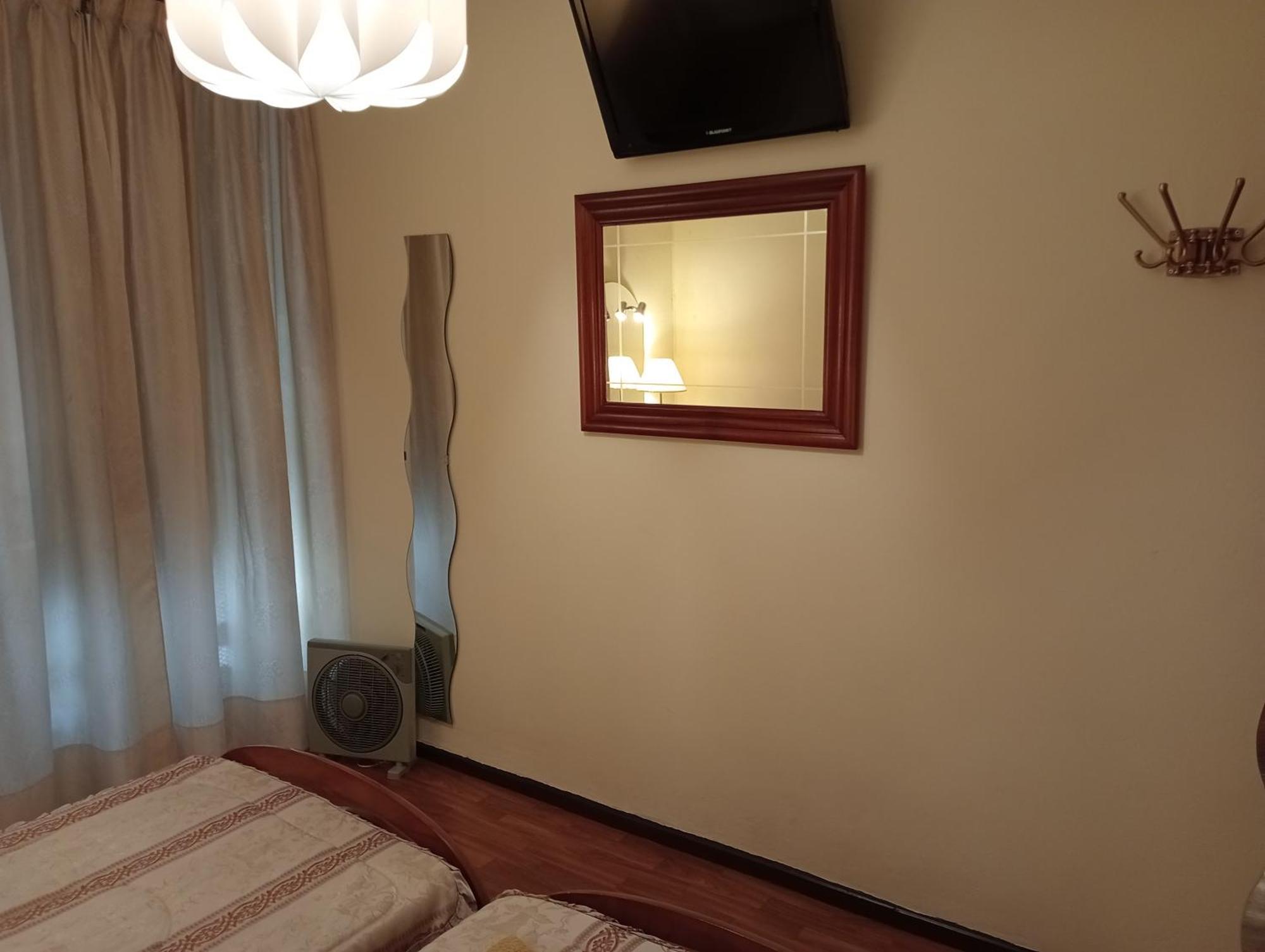 Matrimonial Centro Ciudad Homestay *