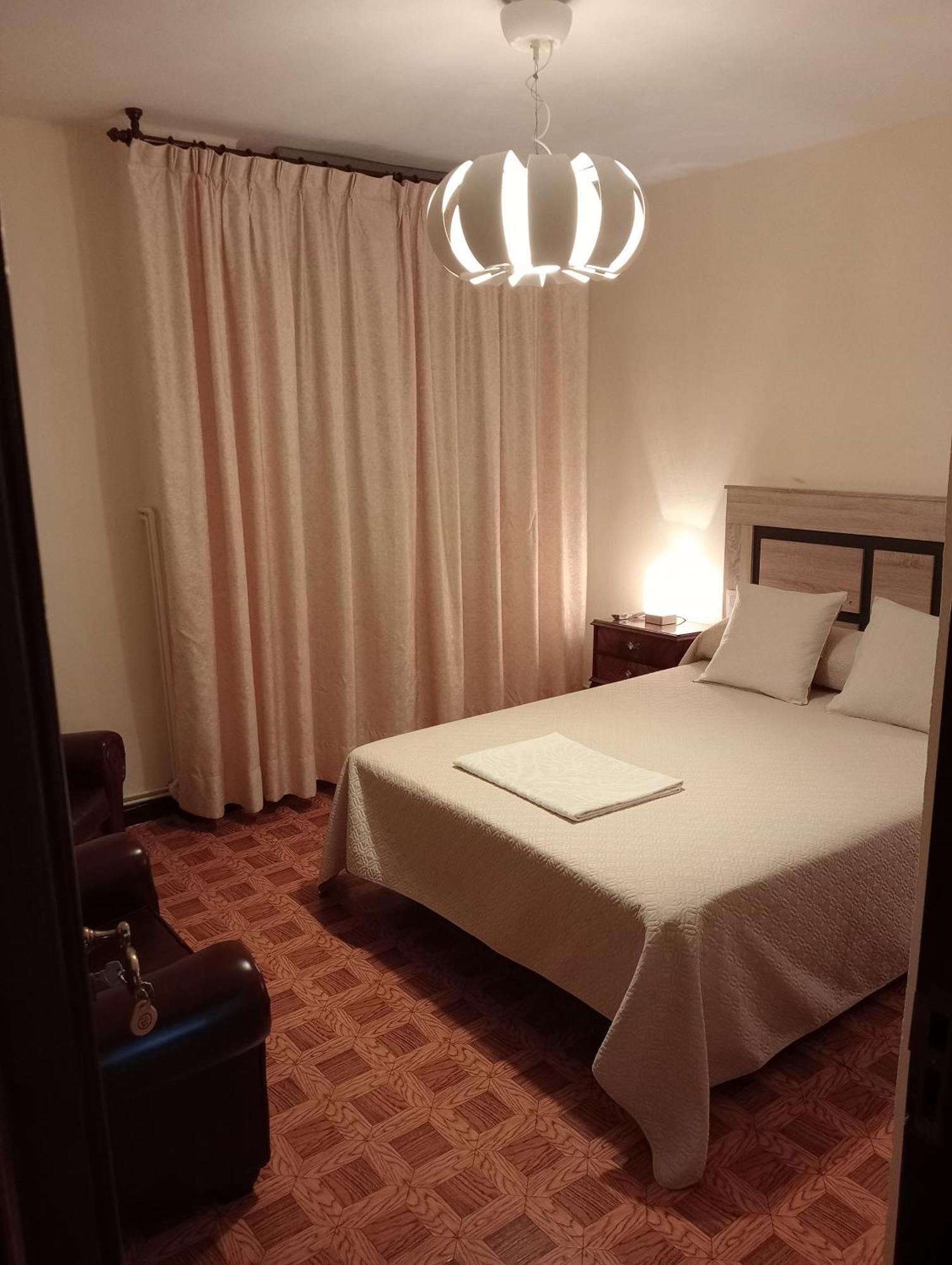 Matrimonial Centro Ciudad Homestay *